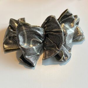 Vintage 80s 90s Silver, Black and Gold Tone Bow Big Puffy Hair Barrette